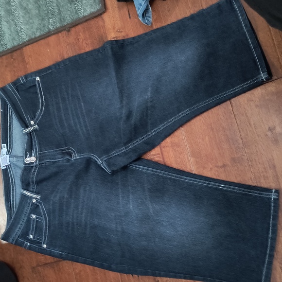 Karen T denim capris with bling - Picture 1 of 3